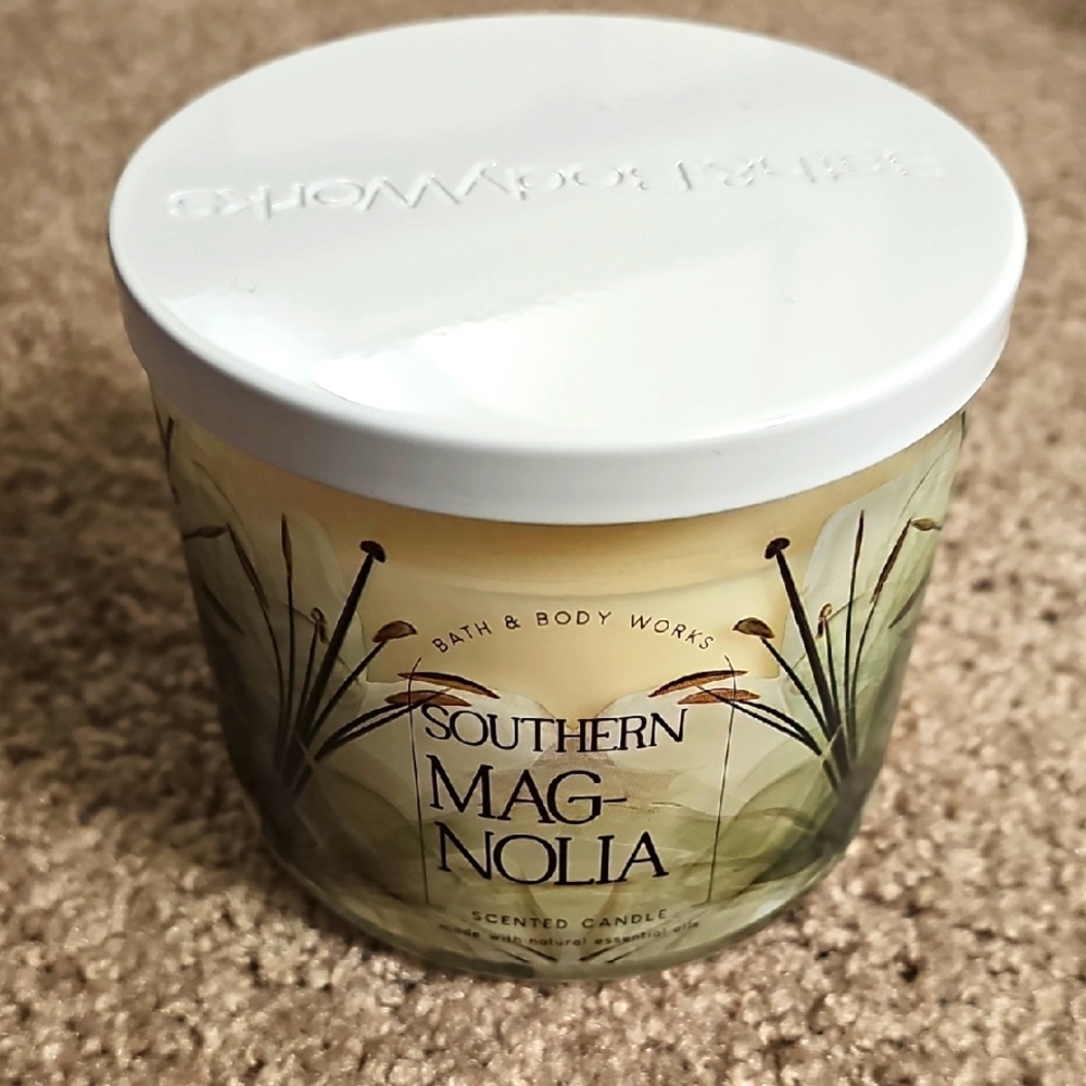 Bath & Body Works Southern Magnolia Candle